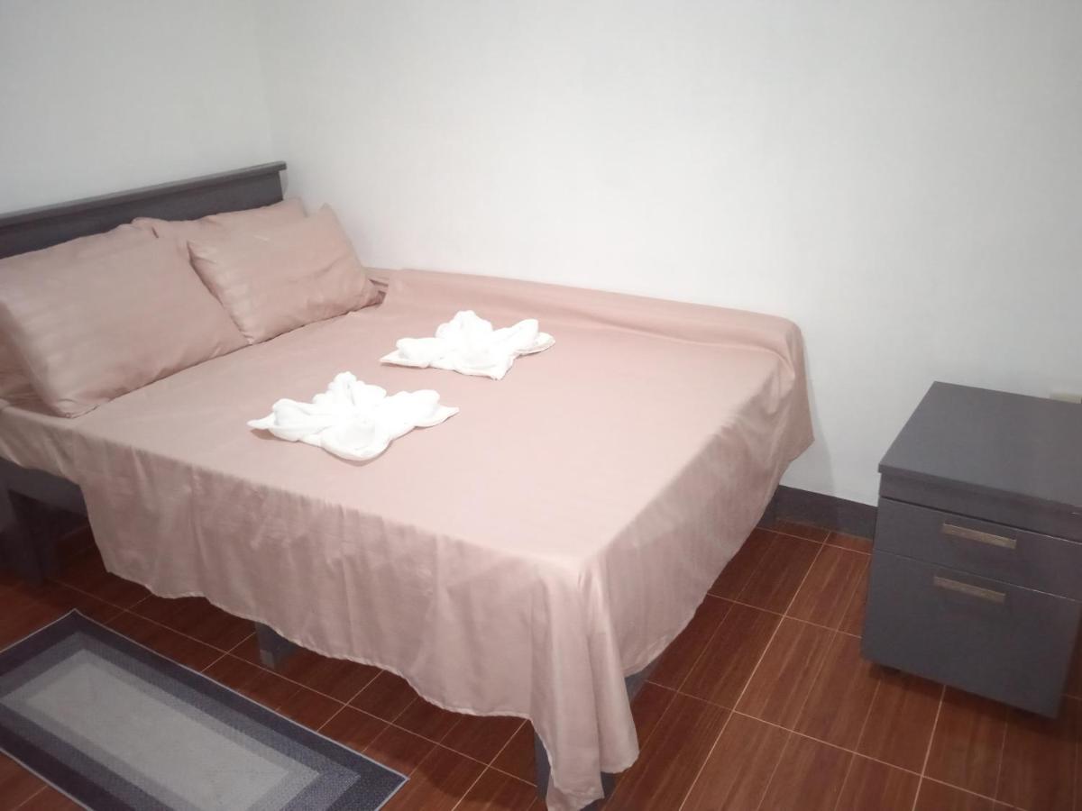 مبيت وإفطار Clarin  Sarah'S Garden Bnb & Spa المظهر الخارجي الصورة