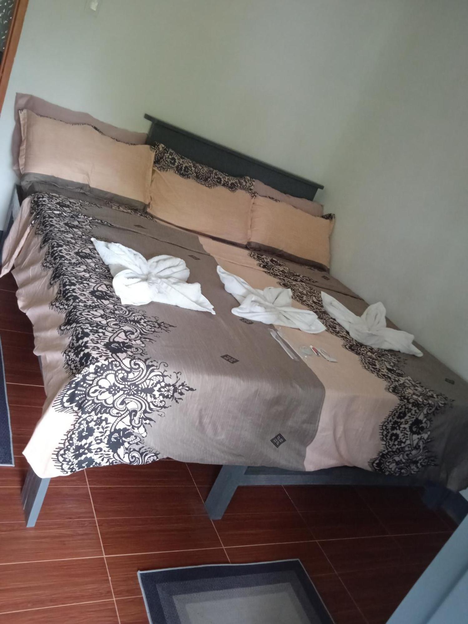 مبيت وإفطار Clarin  Sarah'S Garden Bnb & Spa المظهر الخارجي الصورة